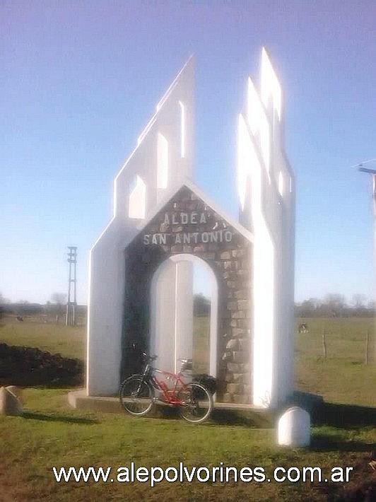 Foto: Aldea San Antonio - Acceso - Aldea San Antonio (Entre Ríos), Argentina