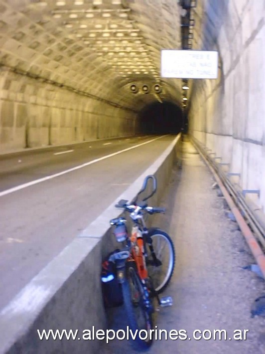 Foto: Balneario Camboriu - Tunel Morro do Boi - Balneario Camboriu (Santa Catarina), Brasil