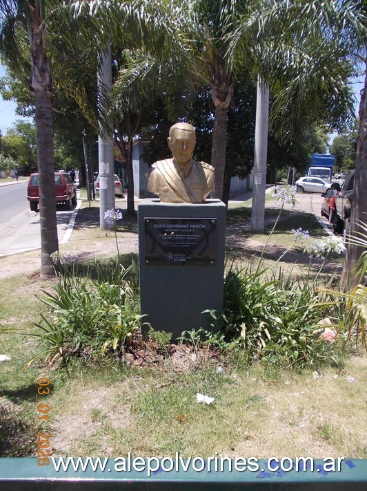 Foto: Benavidez - Busto Gral Juan Peron - Benavidez (Buenos Aires), Argentina