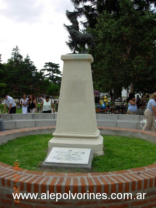 Foto: Moron - Monumento al Gallito - Moron (Buenos Aires), Argentina