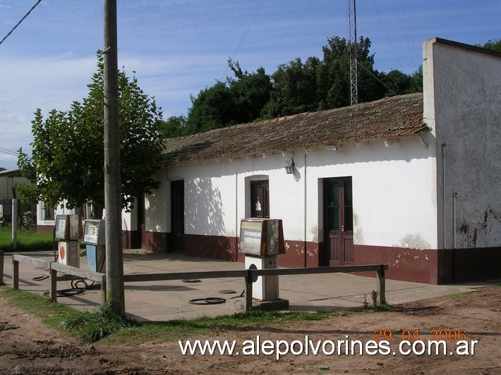 Foto: Zapiola - Almacén y Surtidores - Zapiola (Buenos Aires), Argentina