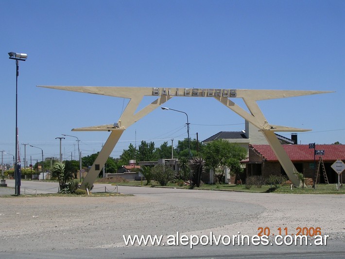 Foto: Ballesteros - Acceso - Ballesteros (Córdoba), Argentina