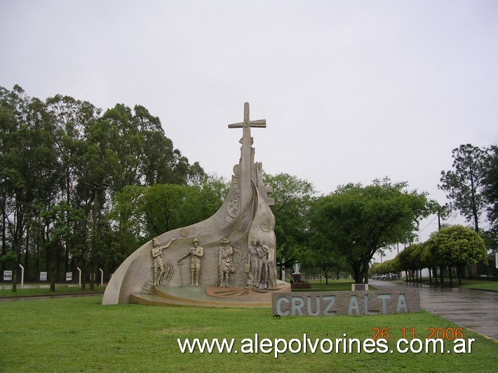 Foto: Acceso a Cruz Alta - Cruz Alta (Córdoba), Argentina