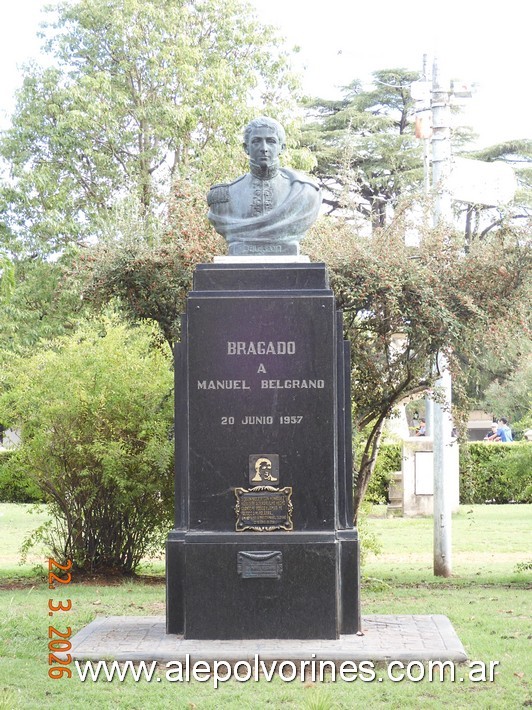 Foto: Bragado - Plaza 25 de Mayo - Busto Manuel Belgrano - Bragado (Buenos Aires), Argentina