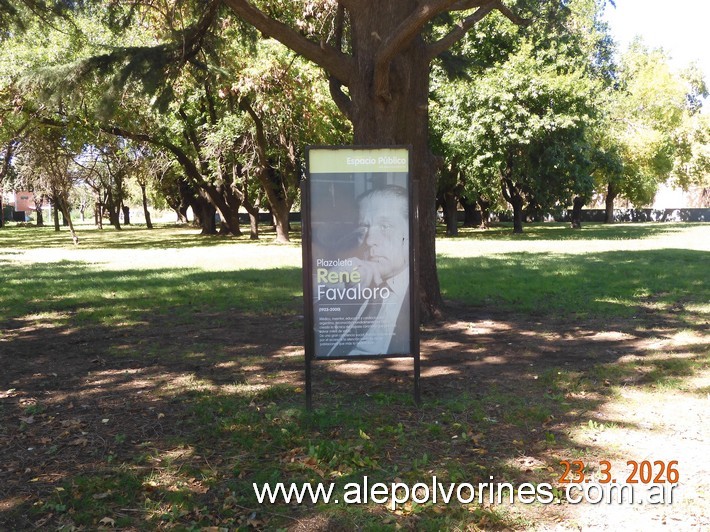 Foto: Bragado - Plazoleta Rene Favaloro - Bragado (Buenos Aires), Argentina