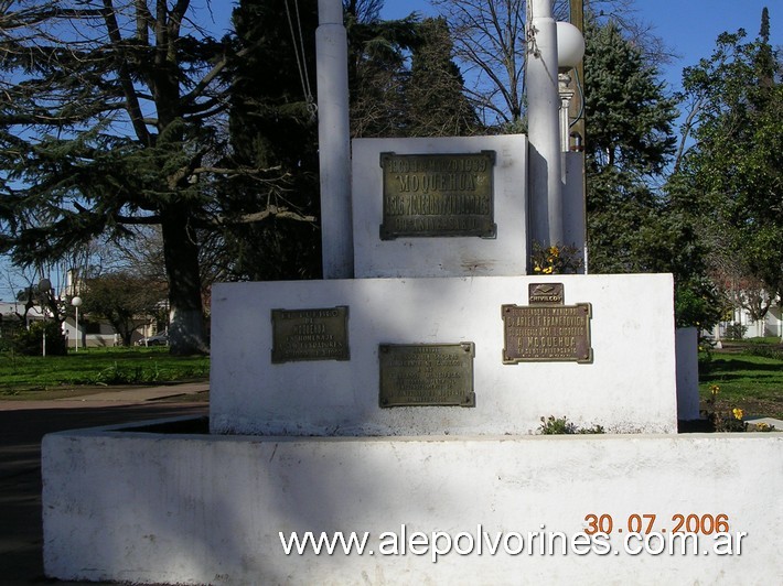 Foto: Moquehua - Plaza - Moquehua (Buenos Aires), Argentina