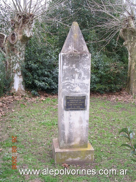 Foto: Abbott - Monolito en Lawn Tennis - Abbott (Buenos Aires), Argentina