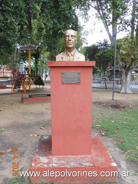 Foto: Gualeguaychú - Plaza San Martin - Busto Julio Irazusta - Gualeguaychú (Entre Ríos), Argentina