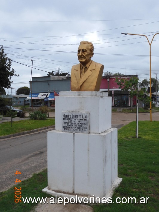Foto: Gualeguaychú - Busto Humberto Illia - Gualeguaychú (Entre Ríos), Argentina