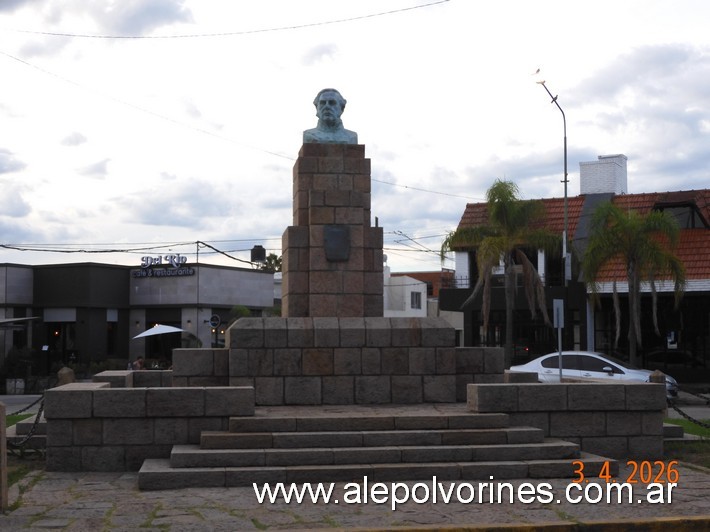 Foto: Gualeguaychú - Monumento a Urquiza - Gualeguaychú (Entre Ríos), Argentina