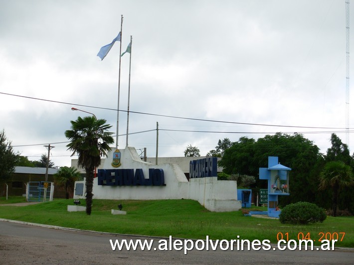 Foto: Pehuajó - Acceso - Pehuajo (Buenos Aires), Argentina