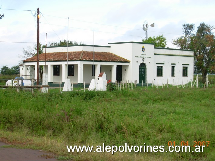 Foto: Girondo - Escuela Josefa Uriburu de Girondo - Girondo (Buenos Aires), Argentina