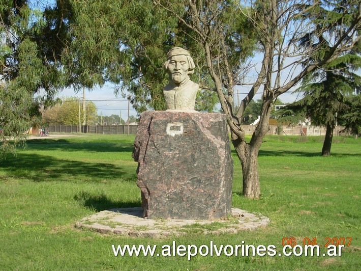 Foto: Azul - Busto Cacique Catriel - Azul (Buenos Aires), Argentina