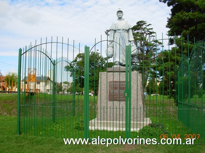 Foto: Olavarria - Monumento Fray Romeo Musaragno - Olavarria (Buenos Aires), Argentina