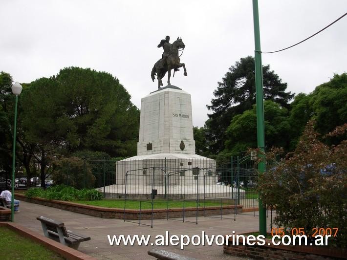 Foto: Lomas de Zamora - Plaza Grigera - Monumento Gral San Martin - Lomas de Zamora (Buenos Aires), Argentina