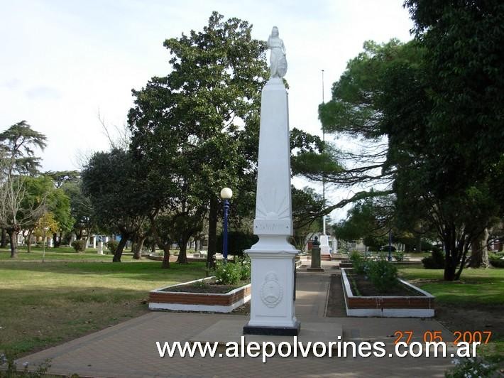 Foto: Máximo Paz - Pirámide de Mayo - Maximo Paz (Santa Fe), Argentina