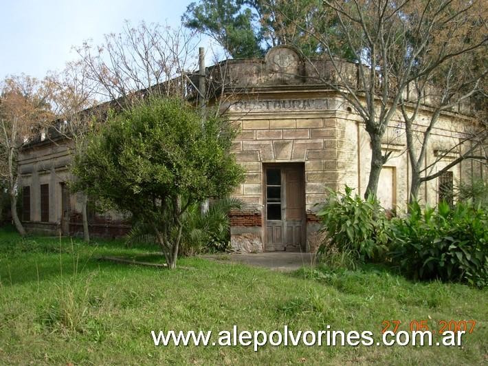 Foto: Melincue - Antigua Vivienda - Melincue (Santa Fe), Argentina