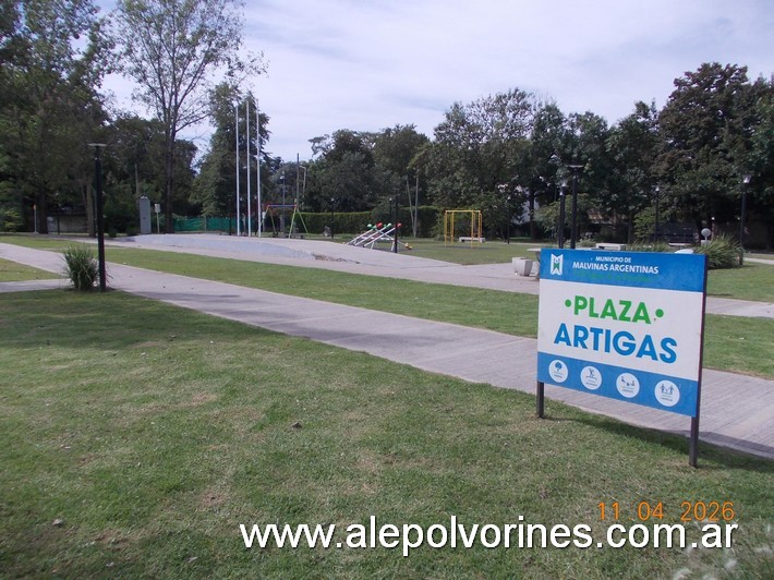 Foto: Los Polvorines - Plaza Artigas - Los Polvorines (Buenos Aires), Argentina