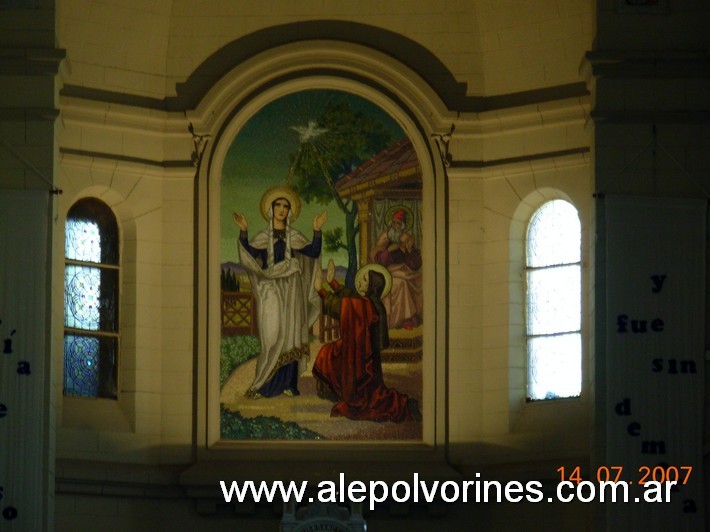 Foto: Flores - Parroquia Nuestra Señora de la Visitacion - Flores (Buenos Aires), Argentina