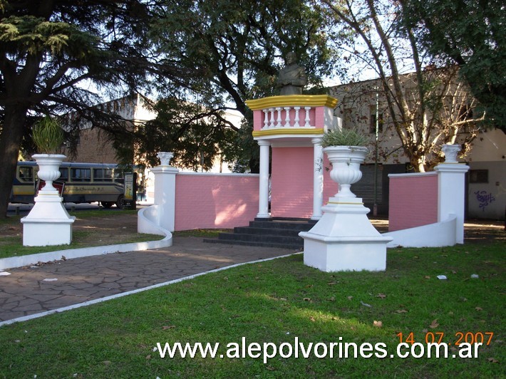 Foto: San Martin - Plaza del Maestro - San Martin (Buenos Aires), Argentina