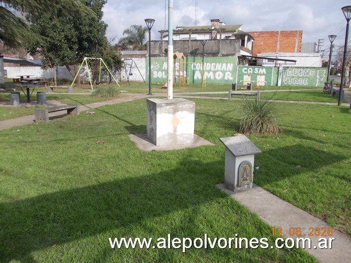 Foto: Los Polvorines - Plazoleta Calle Acevedo al 300 - Los Polvorines (Buenos Aires), Argentina