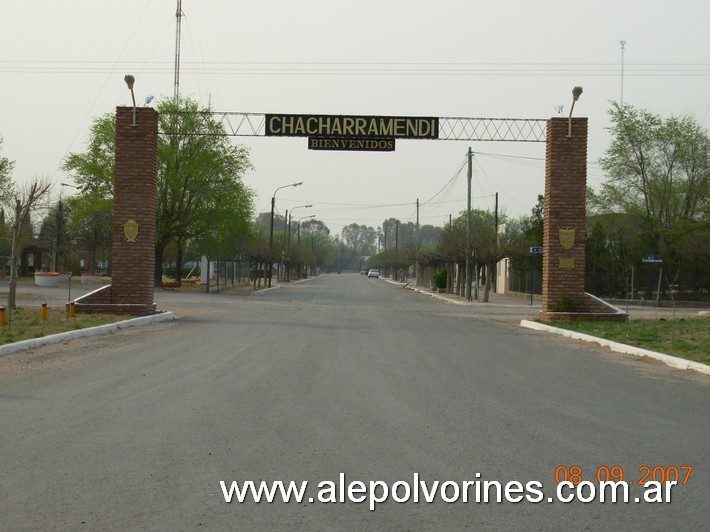Foto: Chacharramendi - Acceso - Chacharramendi (La Pampa), Argentina