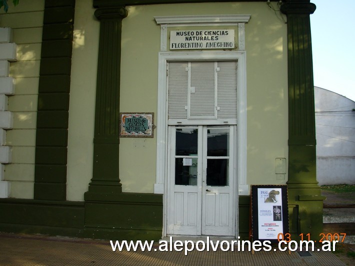 Foto: Las Flores - Museo de Ciencias Naturales - La Flores (Buenos Aires), Argentina