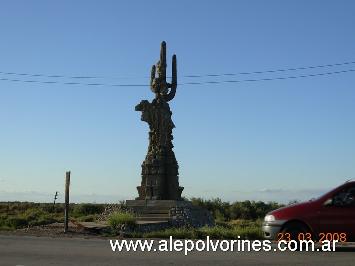 Foto: Castro Barros - Monumento a los Caudillos - Castro Barros (La Rioja), Argentina