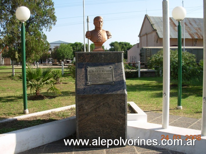 Foto: Monte Cristo - Busto Gral San Martin - Monte Cristo (Córdoba), Argentina