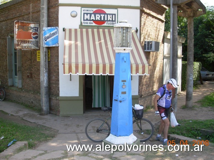 Foto: Olivera - Surtidor Almacen de Costa - Olivera (Buenos Aires), Argentina
