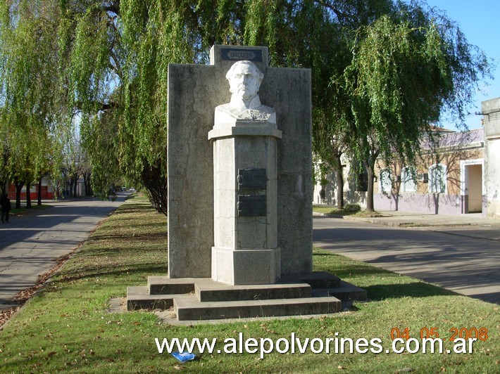 Foto: Basavilbaso - Busto J.J. Urquiza - Basavilbaso (Entre Ríos), Argentina