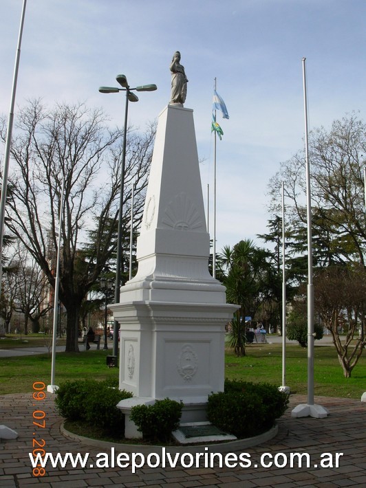 Foto: Campana - Plaza Dr Eduardo Costa - Piramide de Mayo - Campana (Buenos Aires), Argentina