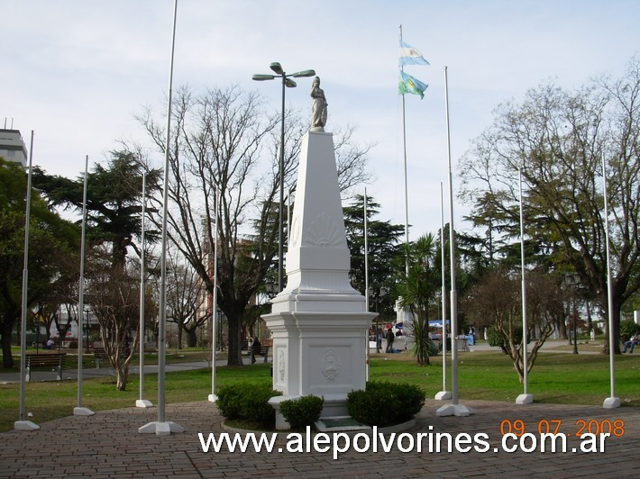 Foto: Campana - Plaza Dr Eduardo Costa - Campana (Buenos Aires), Argentina