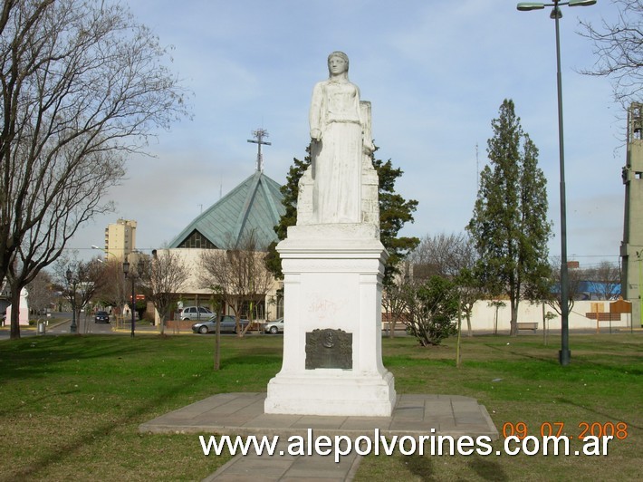 Foto: Campana - Plaza Dr Eduardo Costa - Monumento Aristobulo DelValle - Campana (Buenos Aires), Argentina