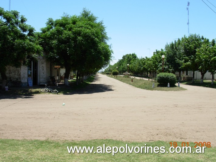 Foto: Cadret - Avenida San Martin - Cadret (Buenos Aires), Argentina