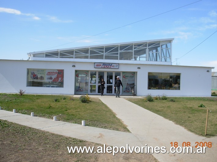 Foto: Terminal de Ómnibus de Larroque ER - Larroque (Entre Ríos), Argentina