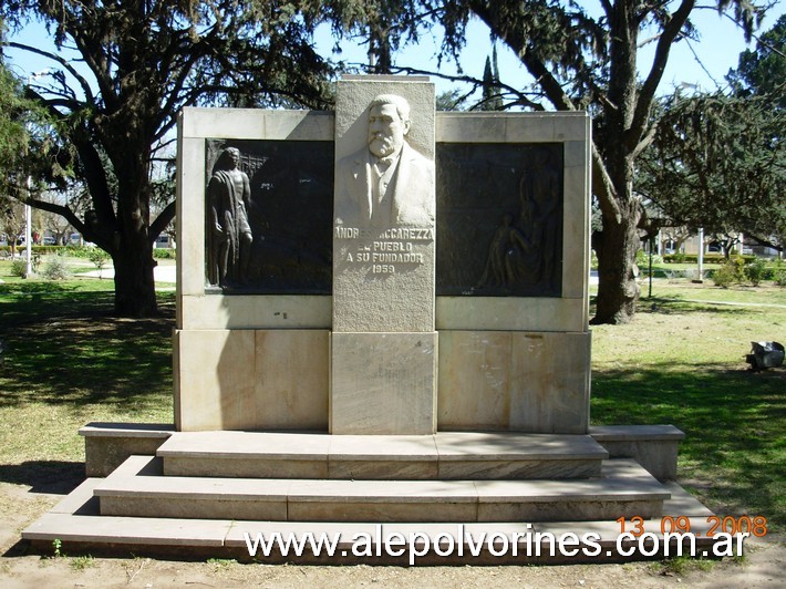 Foto: Alberti - Plaza General Arias - Monumento Andres Vaccarezza - Alberti (Buenos Aires), Argentina