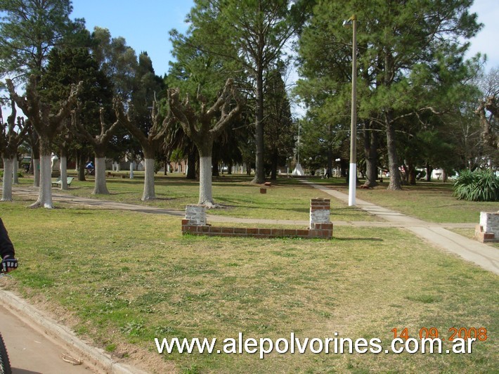 Foto: Coronel Mom - Plaza - Coronel Mom (Buenos Aires), Argentina