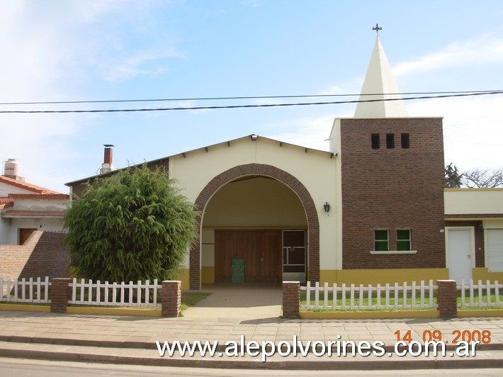 Foto: Coronel Mom - Iglesia NS del Carmen - Coronel Mom (Buenos Aires), Argentina