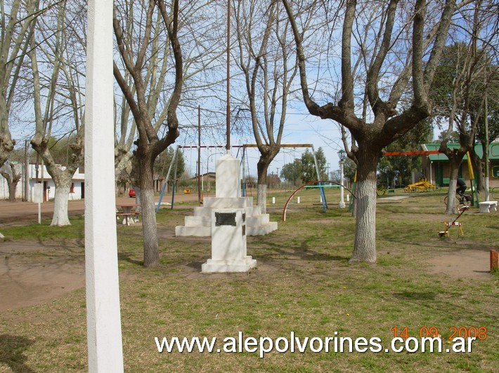 Foto: Warnes - Plaza - Warnes (Buenos Aires), Argentina