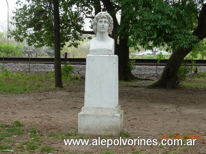 Foto: Agronomía CABA - Busto Virgilio - Agronomia (Buenos Aires), Argentina