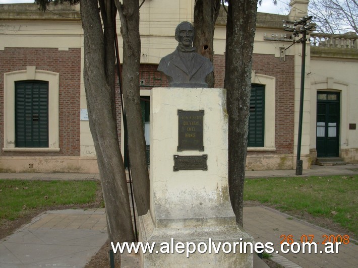 Foto: General Gelly - Busto General San Martin - General Gelly (Santa Fe), Argentina