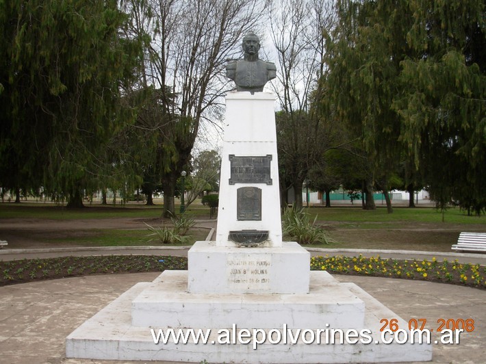 Foto: J. B. Molina - Plaza San Martin - Buto Gral San Martin - J. B. Molina (Santa Fe), Argentina