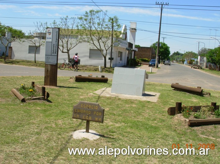 Foto: Cortines - Rotonda Malvinas Argentinas - Cortines (Buenos Aires), Argentina