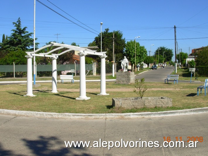 Foto: Los Polvorines - Plazoleta Capitan Pedro Giachino - Los Polvorines (Buenos Aires), Argentina