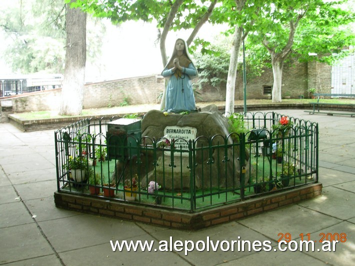 Foto: Iglesia Nuestra Señora de Lourdes - Santos Lugares - Santos Lugares (Buenos Aires), Argentina