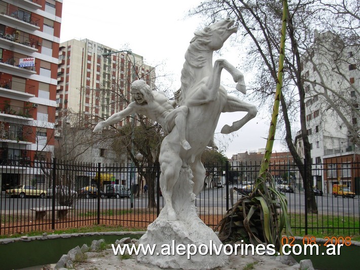 Foto: Barracas CABA - Monumento al Aborigen - Barracas (Buenos Aires), Argentina