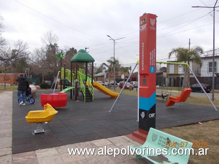 Foto: Don Torcuato - Plaza Juan Domingo Peron - Don Torcuato (Buenos Aires), Argentina