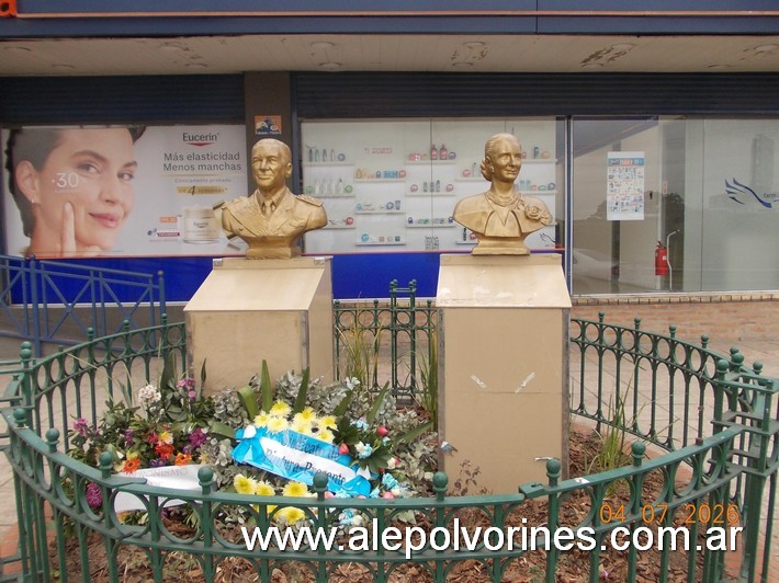 Foto: Don Torcuato - Busto de Peron y Evita - Don Torcuato (Buenos Aires), Argentina