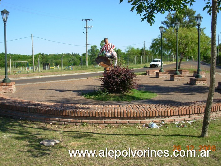 Foto: Monumento al Jugador de Futbol - Fray Bentos ROU - Fray Bentos (Río Negro), Uruguay